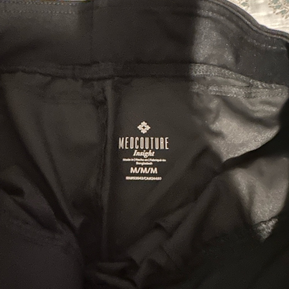 Med Couture Insight Black Scrub Set - Picture 6 of 7